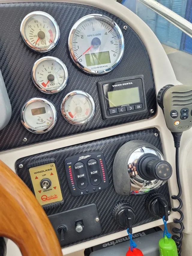 Phantom 300 2013 x2 Volvo D3 200 HP ñ Focker Triton Armada Cimitarra Real  - Foto 8