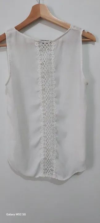 Blusa branca elegante veste P - Foto 3