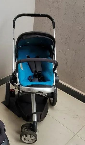 Carrinho de bebê - Marca Quinny Buzz - azul com bolsa - Foto 2