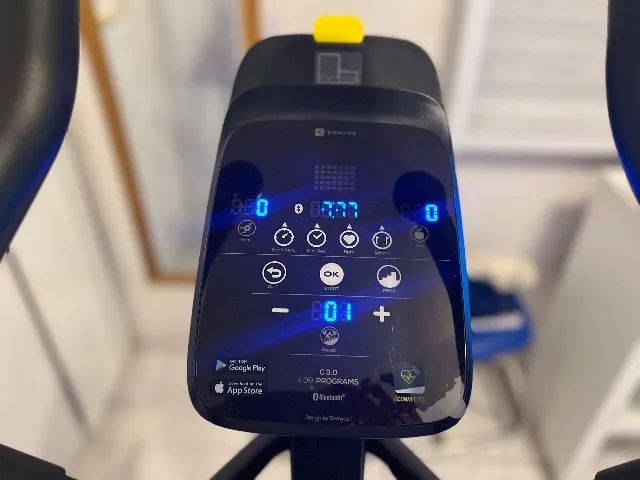 Elíptico Domyos 520, Painel digital com auto-geração de energia e conexão bluetooth - Foto 2