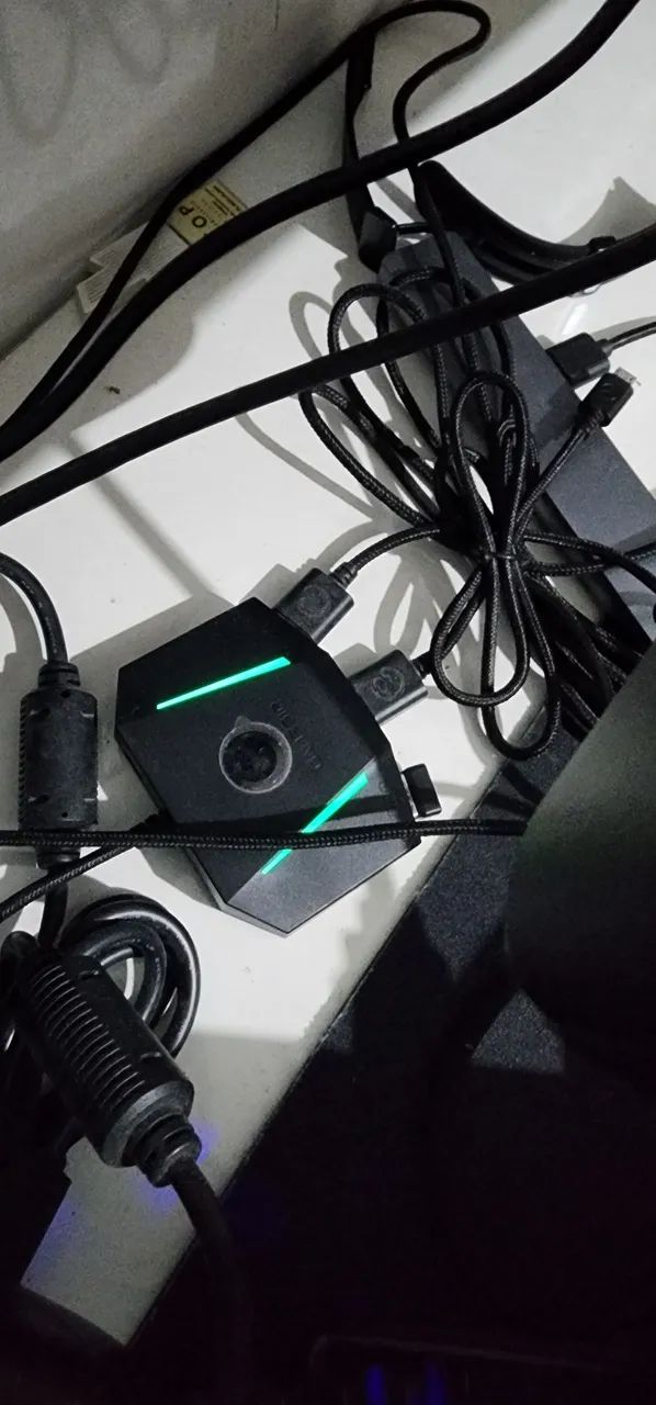 PlayStation 4 Pro com 2 Controles e 11 jogos - Foto 3