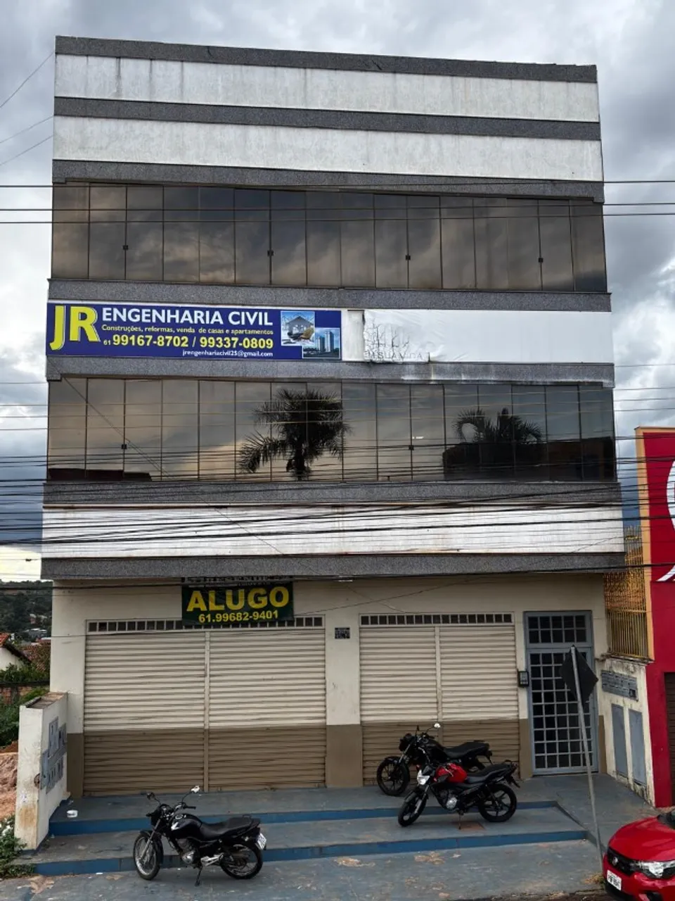 Prédio Comercial - 8 Salas e loja terrea - R$ 2.300.000 -Renda 10.400,00 
