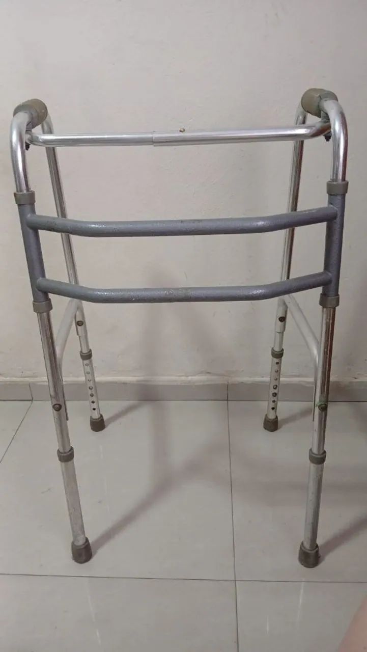 Andador articulavel para idosos 
