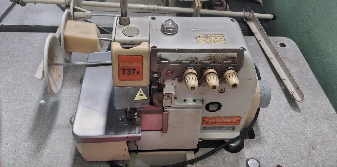 Máquina de Overloque Industrial - Siruba 737K