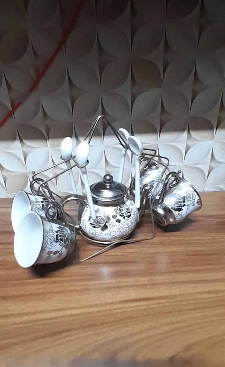 CONJUNTO PARA CHÁ DE PORCELANA  ANTIGO 63824636318337120