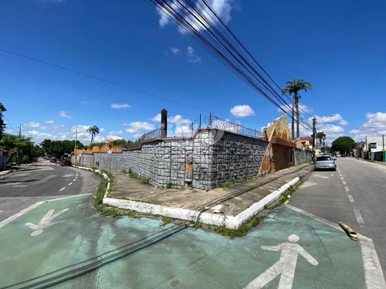Terreno de 2.438,07m², próximo à Av. Pontes Vieira