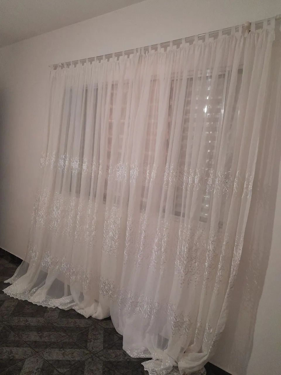 Cortinas de renda branca para sala - Foto 4