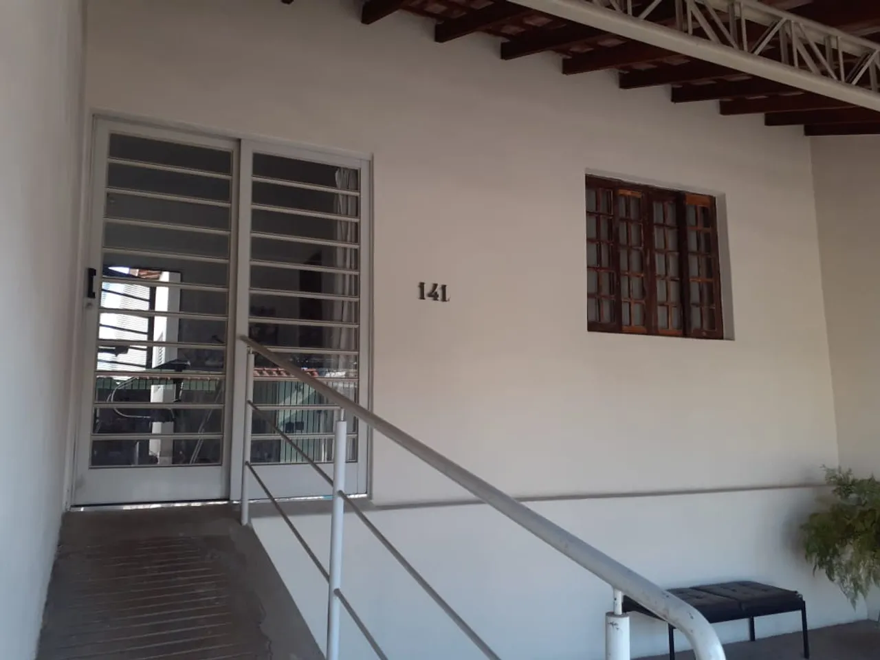 Vila Fiori 100 m2 com 2 quartos e quintal grande - Sorocaba - SP