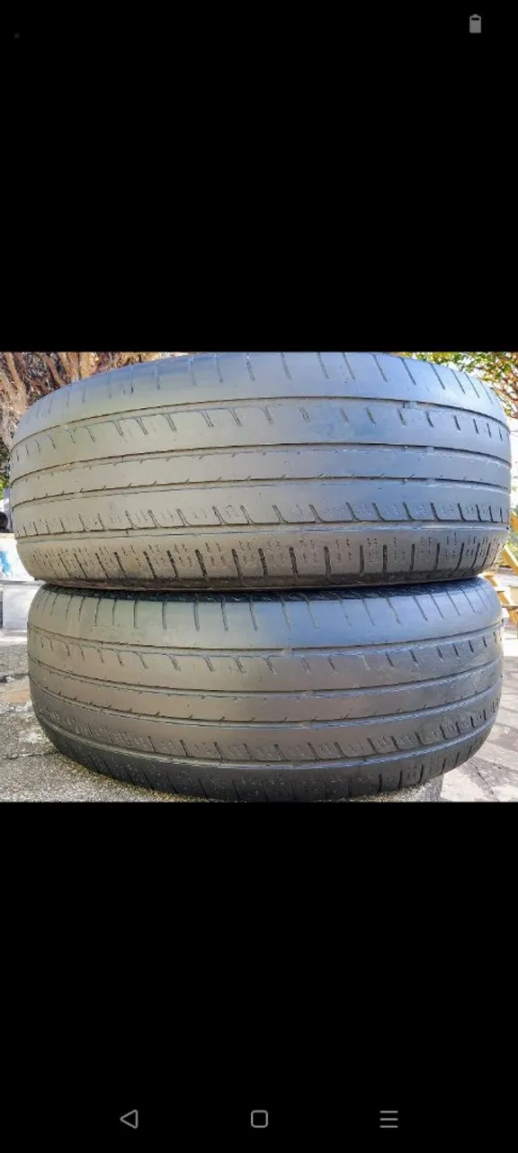 Dois pneus usados para carro 16, 17,18 e 19