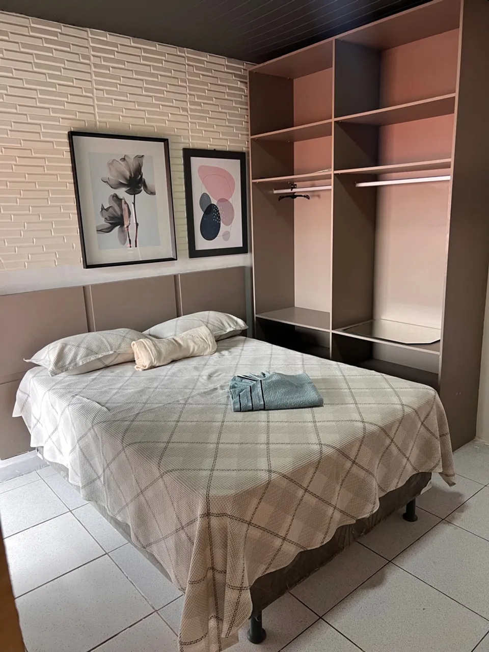 Alugo quarto e sala mobiliado