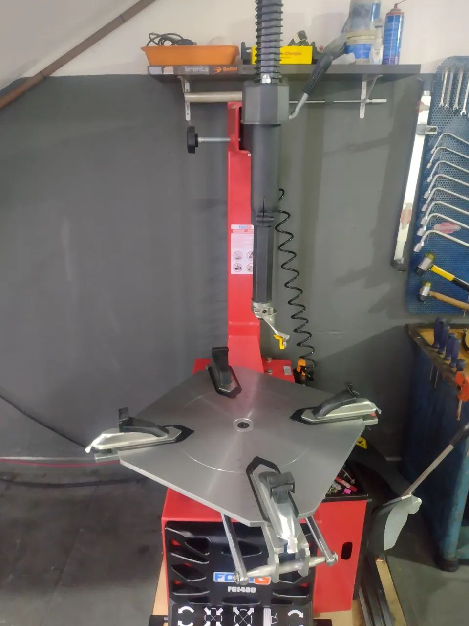 Desmontadora de pneus FG1400, 220V - Foto 4