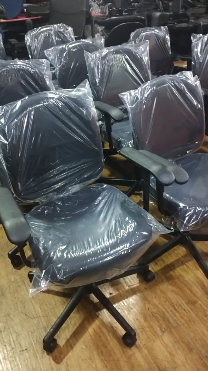 Cadeiras de Escritório Giroflex Polytrop - Foto 2