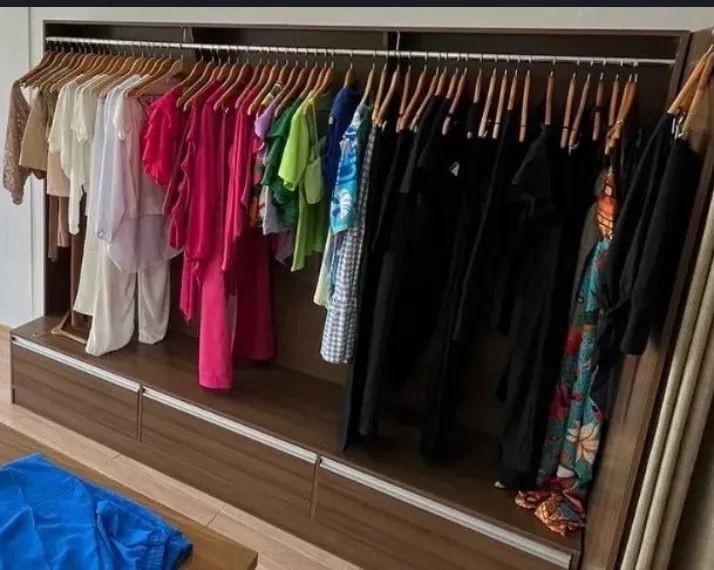 GAVETEIRO GRANDE COM 03 GAVETÕES (2,30 x 1,80m) 