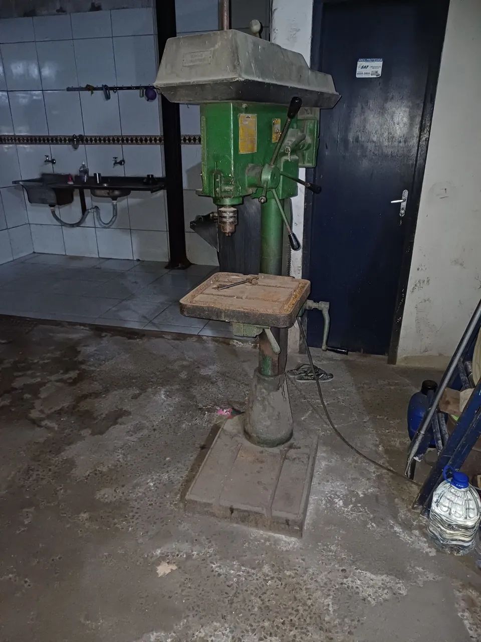 Furadeira industrial com coluna