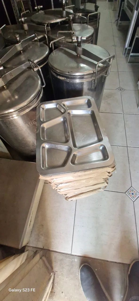  Termocontêiner inox (leia)conservadores 70  litros  - Foto 5