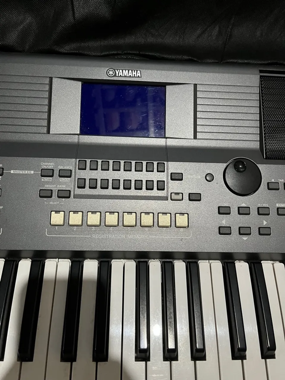 Teclado Yamaha semi-novo