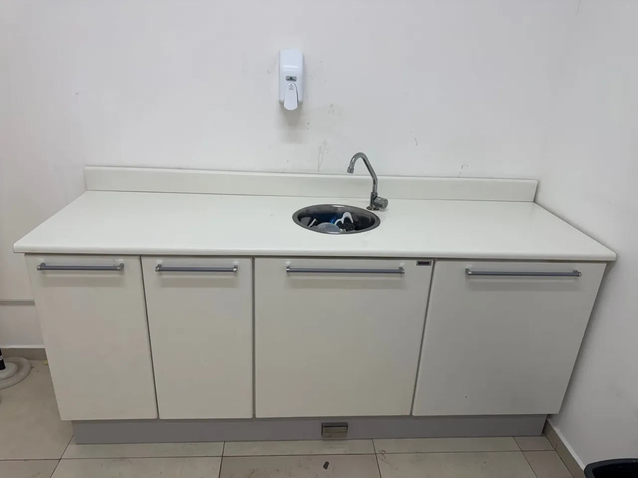 Gabinete de pia para consultório/clínica