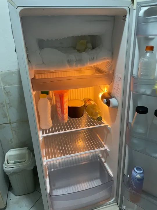 Geladeira consul Não é frost free 