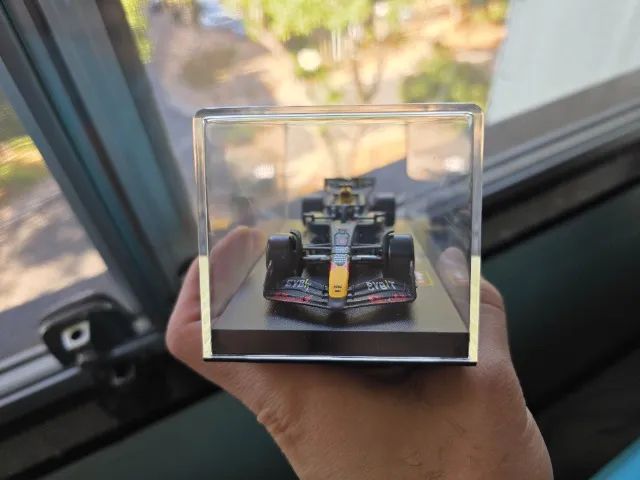 Miniatura F1 Red Bull RB20 Max Verstappen 2024 - Foto 2
