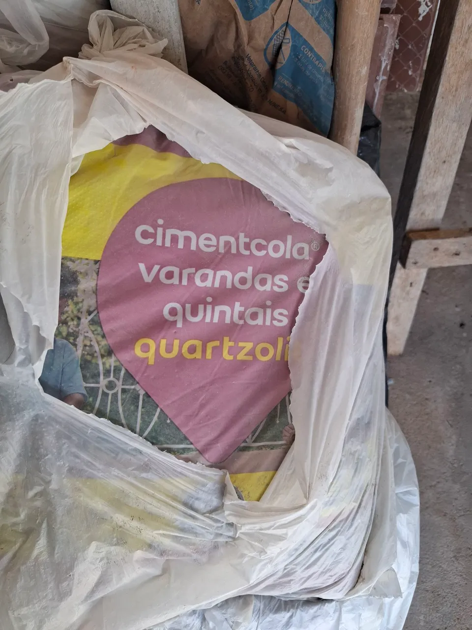 Cimentcola Varandas e Quintais Quartzoli