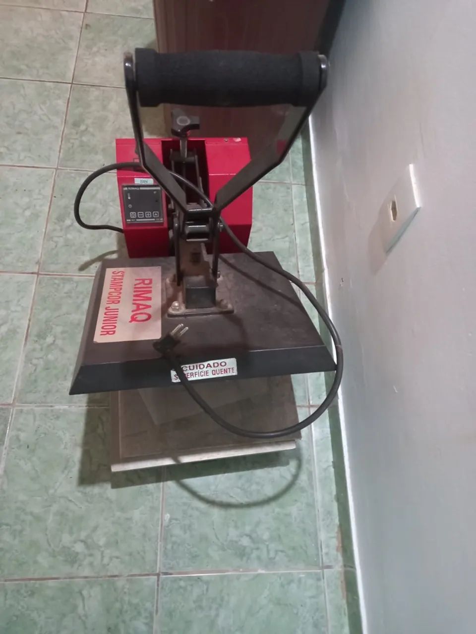 Máquina de estampar camisetas e impressora  - Foto 2