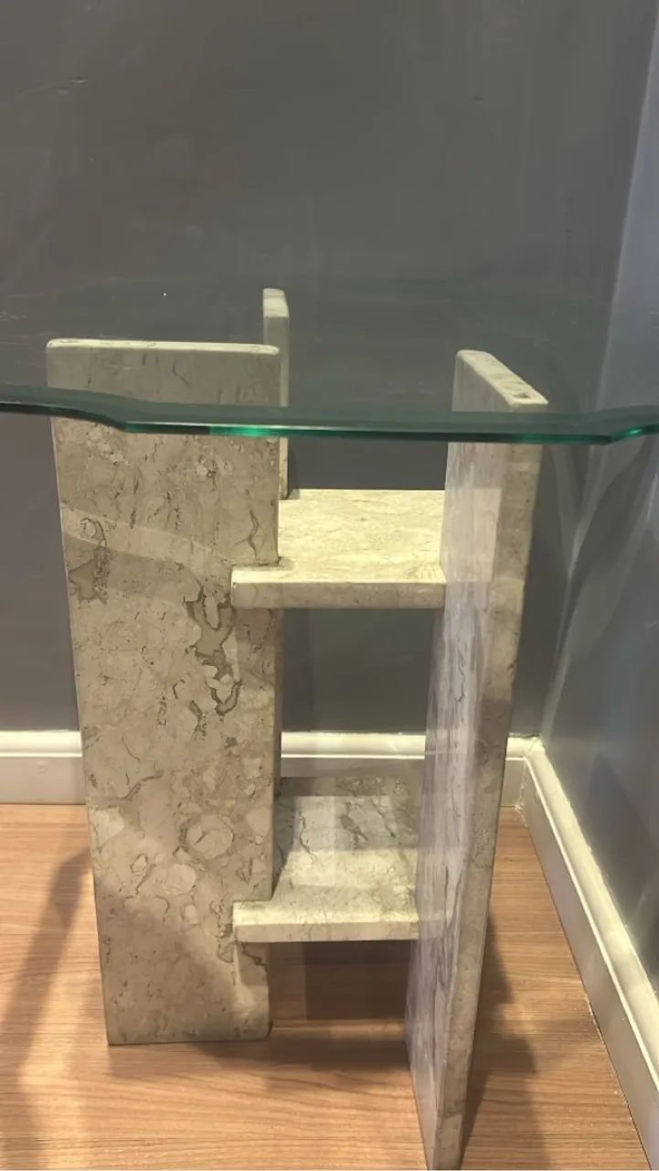 Mesa de Canto em Mármore com Vidro Temperado