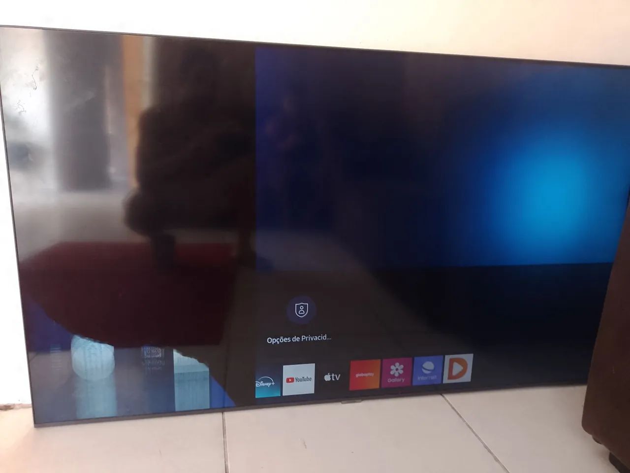 TV 4K com tela quebrada