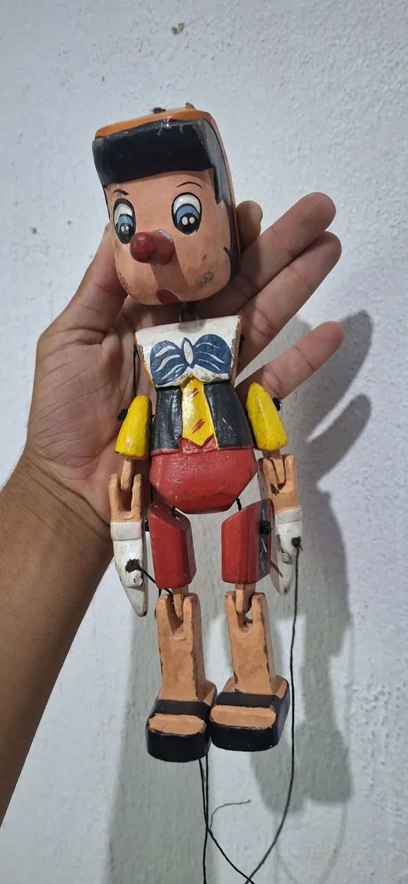 Boneco pinoquio de madeira 