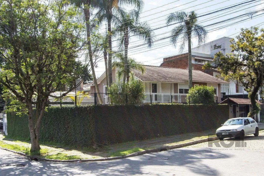 Casa a venda no bairro Guarujá com 4 dormitórios, piscina e salão de festas - Foto 3