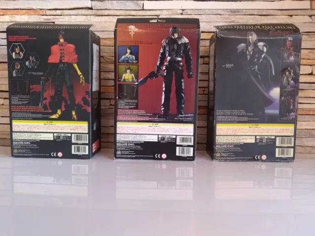ACTION FIGURES FINAL FANTASY SQUALL LEONHART, VICENT, SEPHIROTH