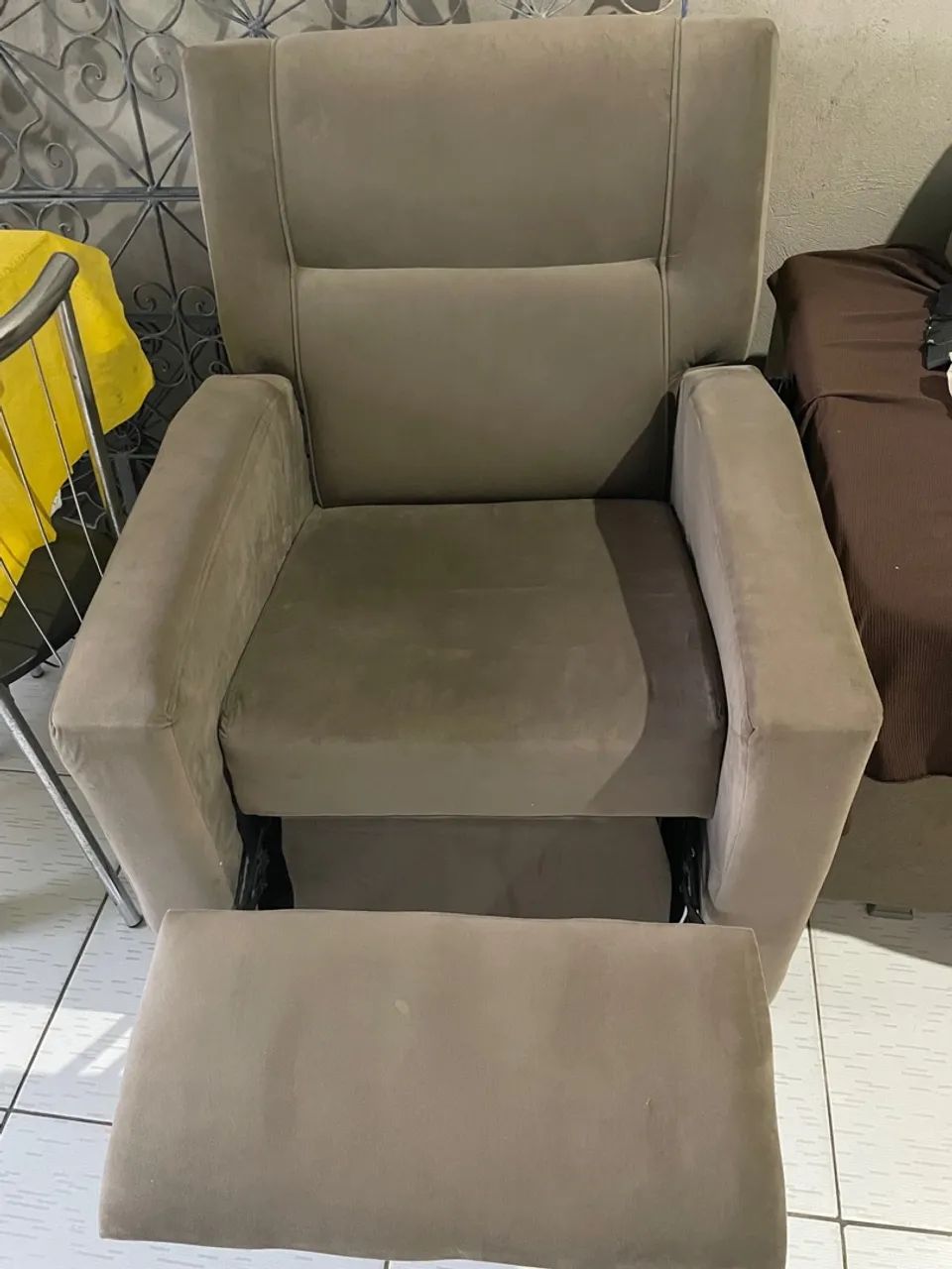 Poltrona Reclinável com Puff - Conforto e Elegância - Foto 3