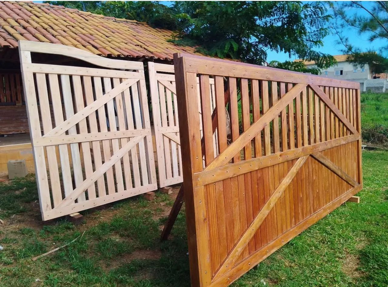 PORTÃO DE MADEIRA MACIÇA DIRETO DA FÁBRICA 64231157963777124