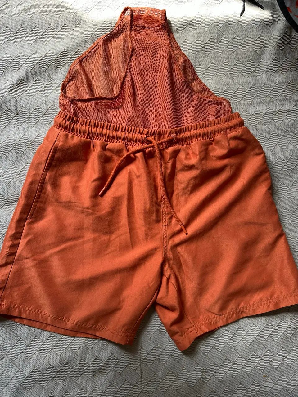 Bermuda com forro laranja M