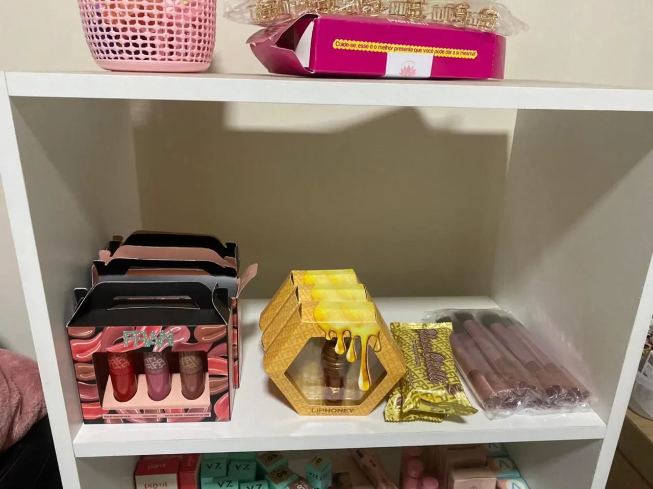 Passo estoque de maquiagem, com produtos originais e com boa validade  - Foto 5