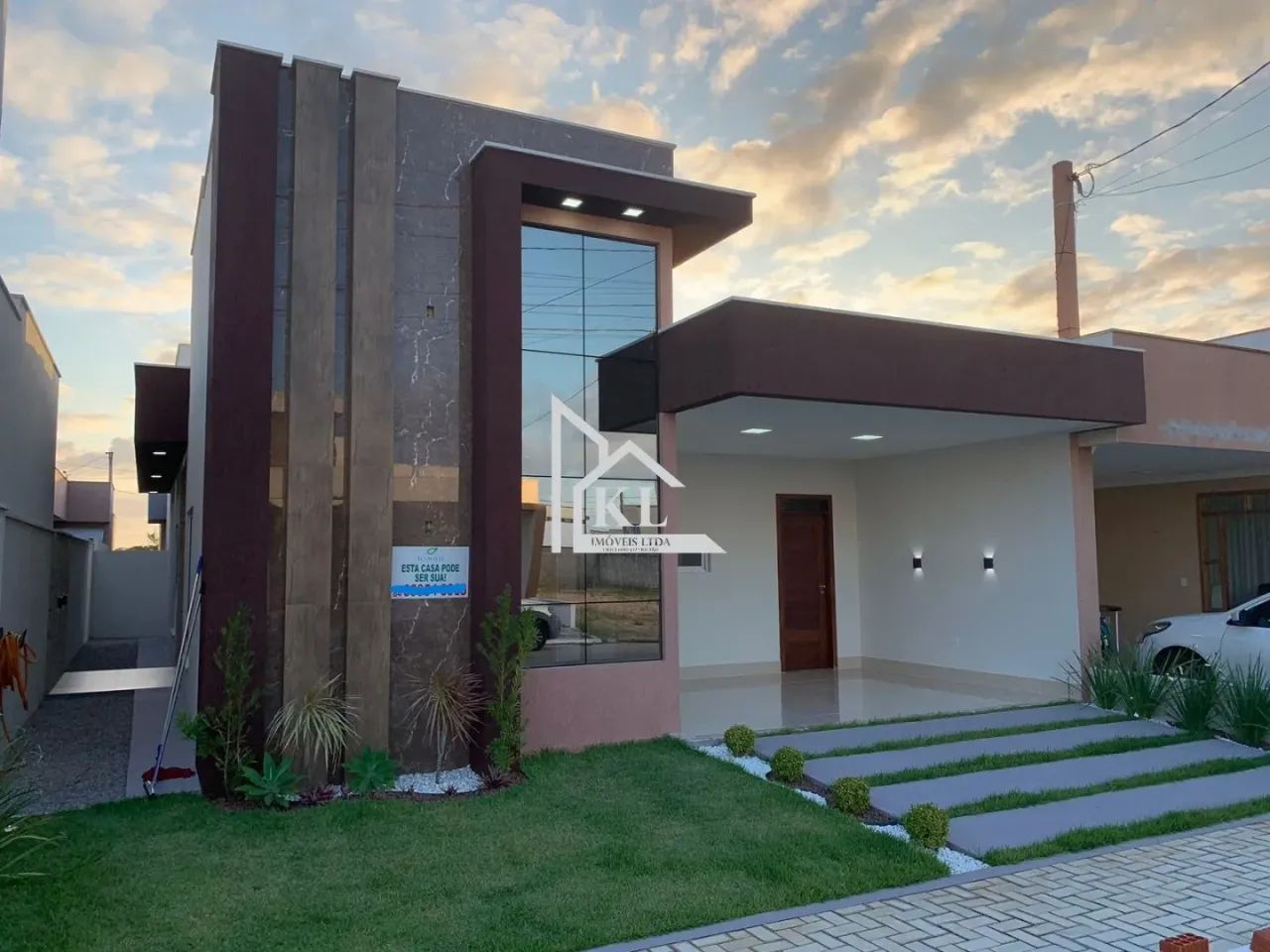Excelente casa recém construída no Cond. Ecoville 1, 3 quartos (2 suítes)