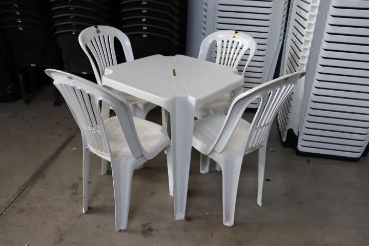 JOGO DE MESA COM 4 CADEIRAS BRANCO JR - Foto 3