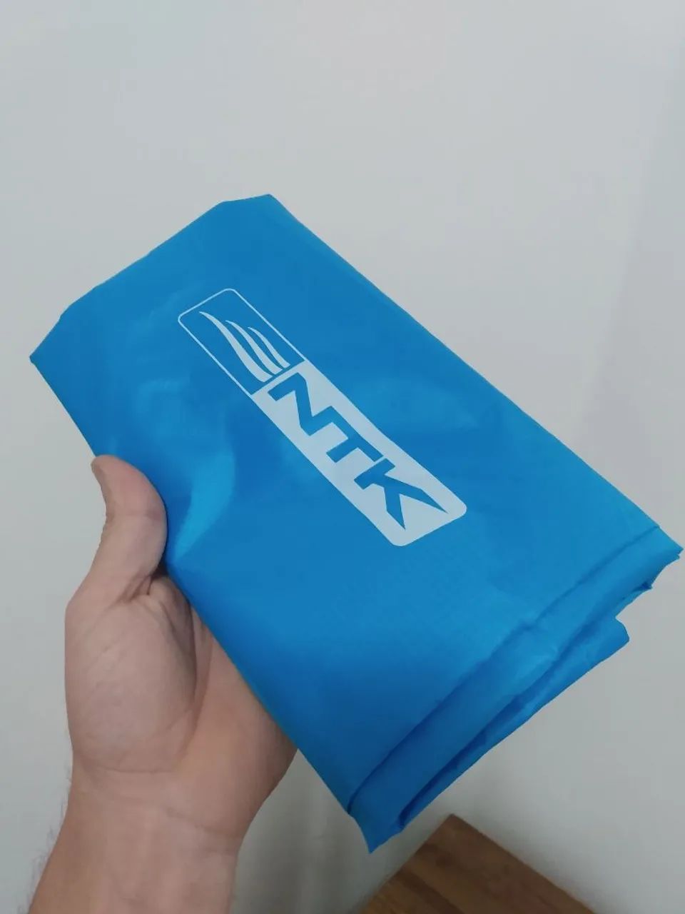 Lona compacta Fly NTK 