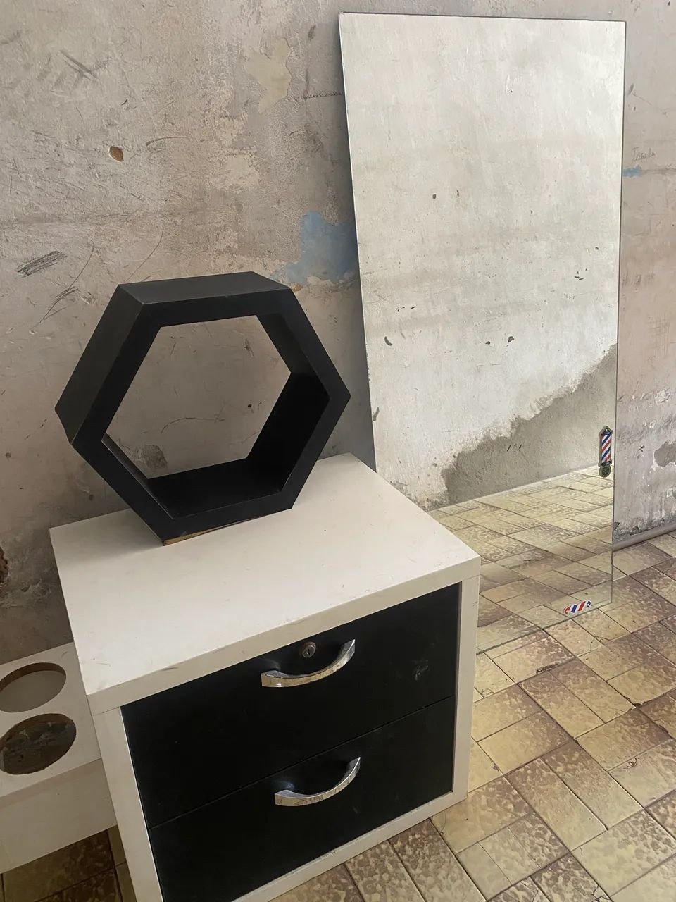 Bancada, Nincho e espelho para barbeiro