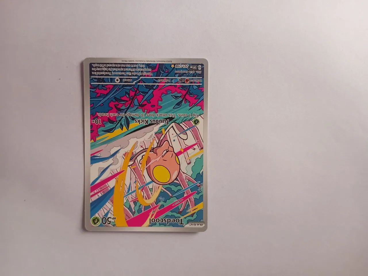 Conjunto de três cards pokemon full art em inglês, dois Pokémons e um suporte  - Foto 3