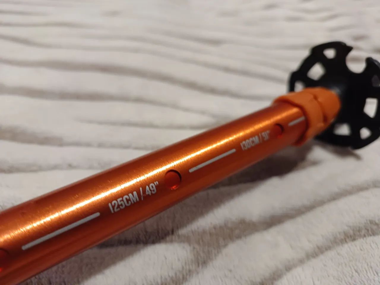 Bastão de caminhada (trekking) da marca Decathlon 200 Arpenaz, novíssimo, retrátil, leve. - Foto 3