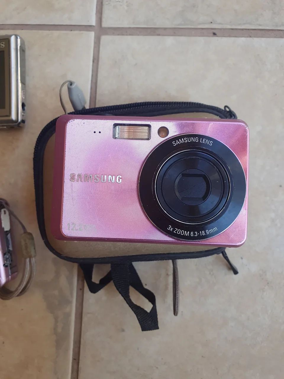 Câmera Digital Samsung 12.2MP 3x Zoom - Rosa