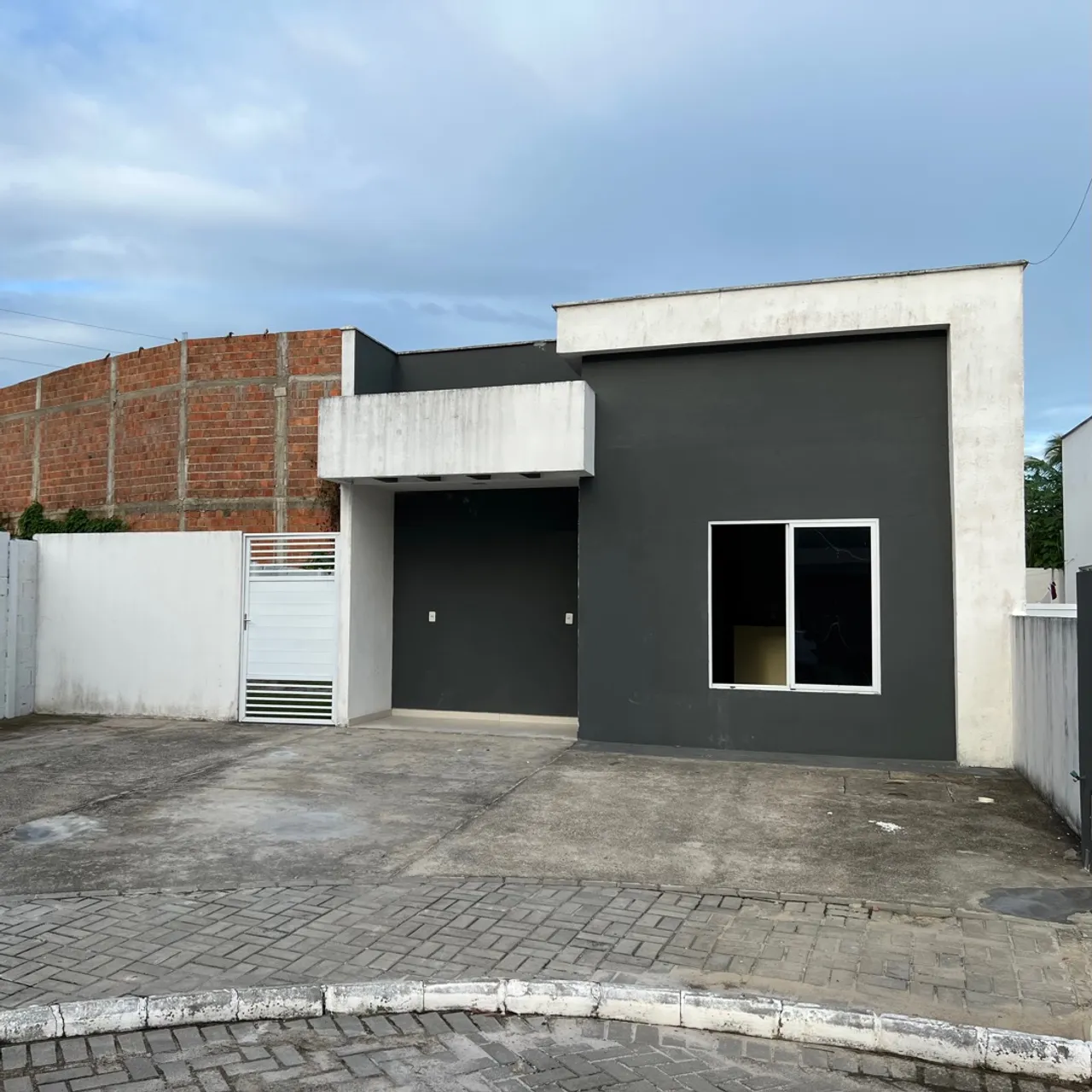 Alugo/Vendo Casa no Santa Cecília Residence