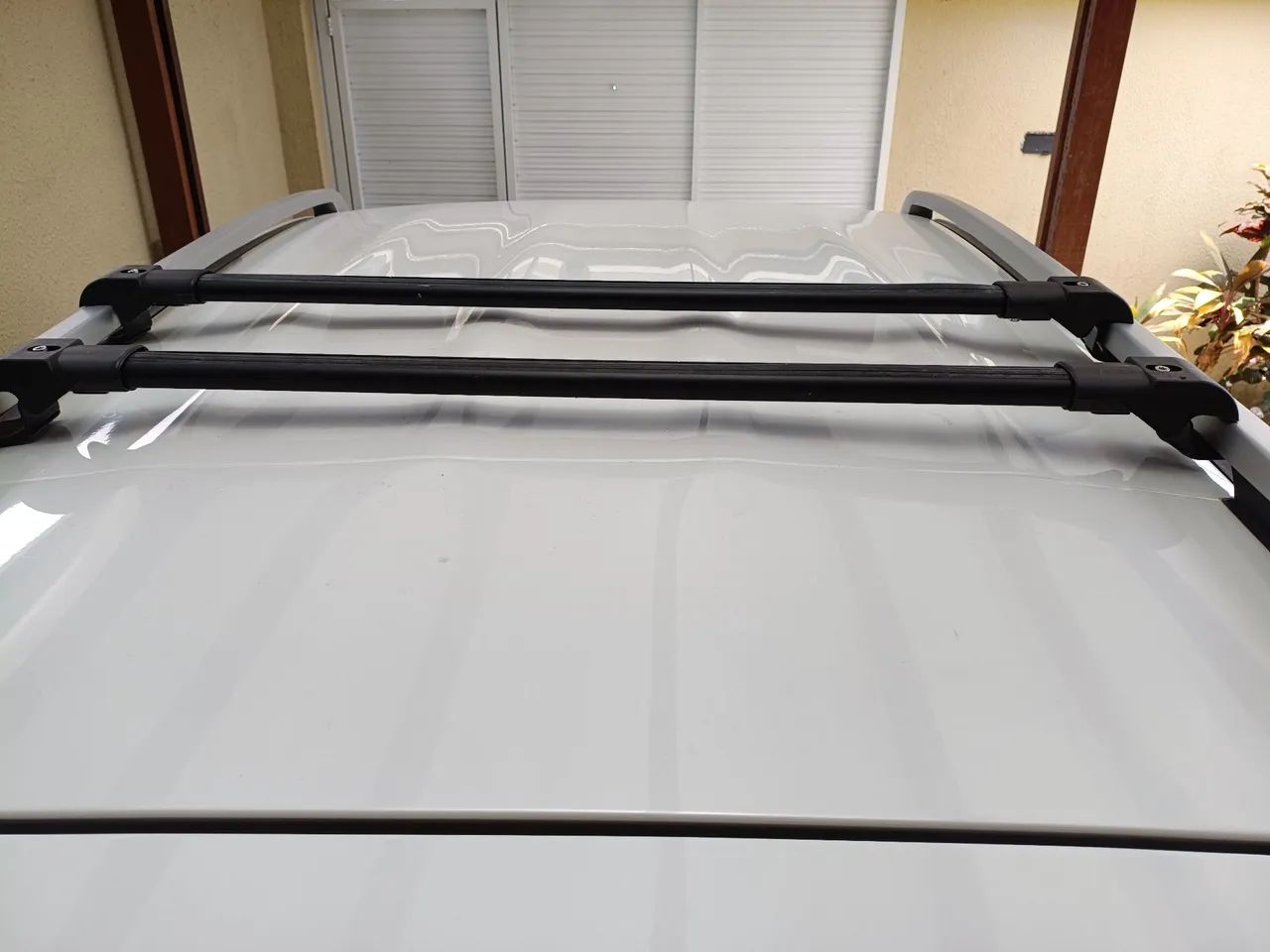 Barras de teto transversal de carro