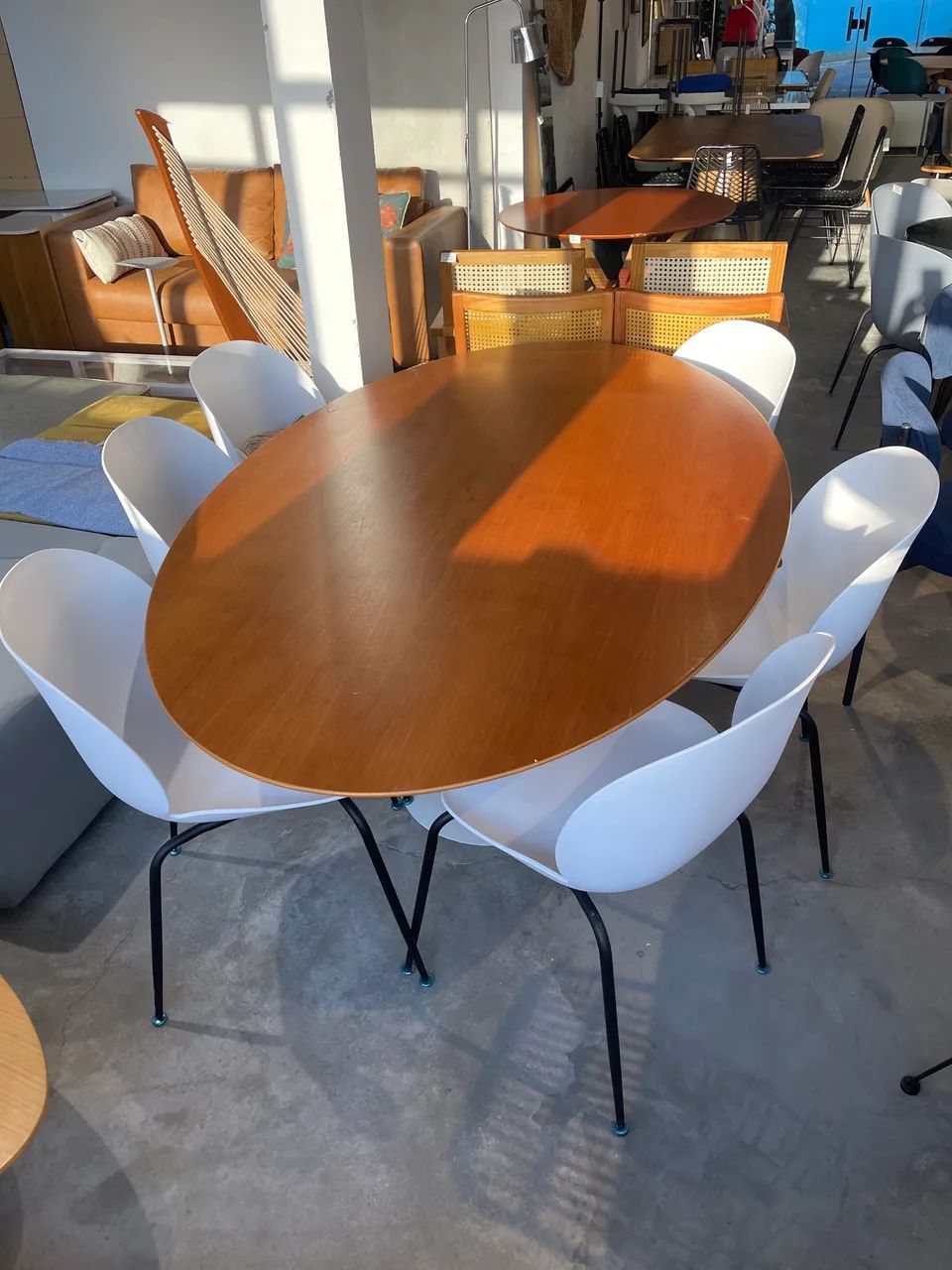 Mesa oval + 6 cadeiras tok stok