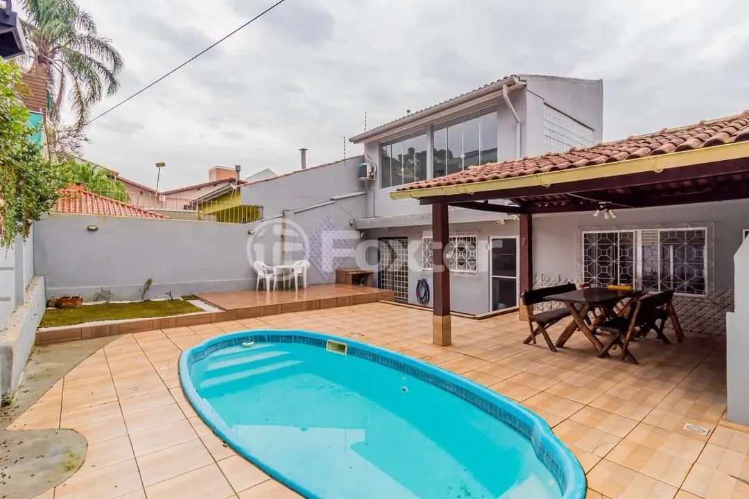 Casa à venda Rua Professor Abílio Azambuja, Jardim do Salso - Porto Alegre