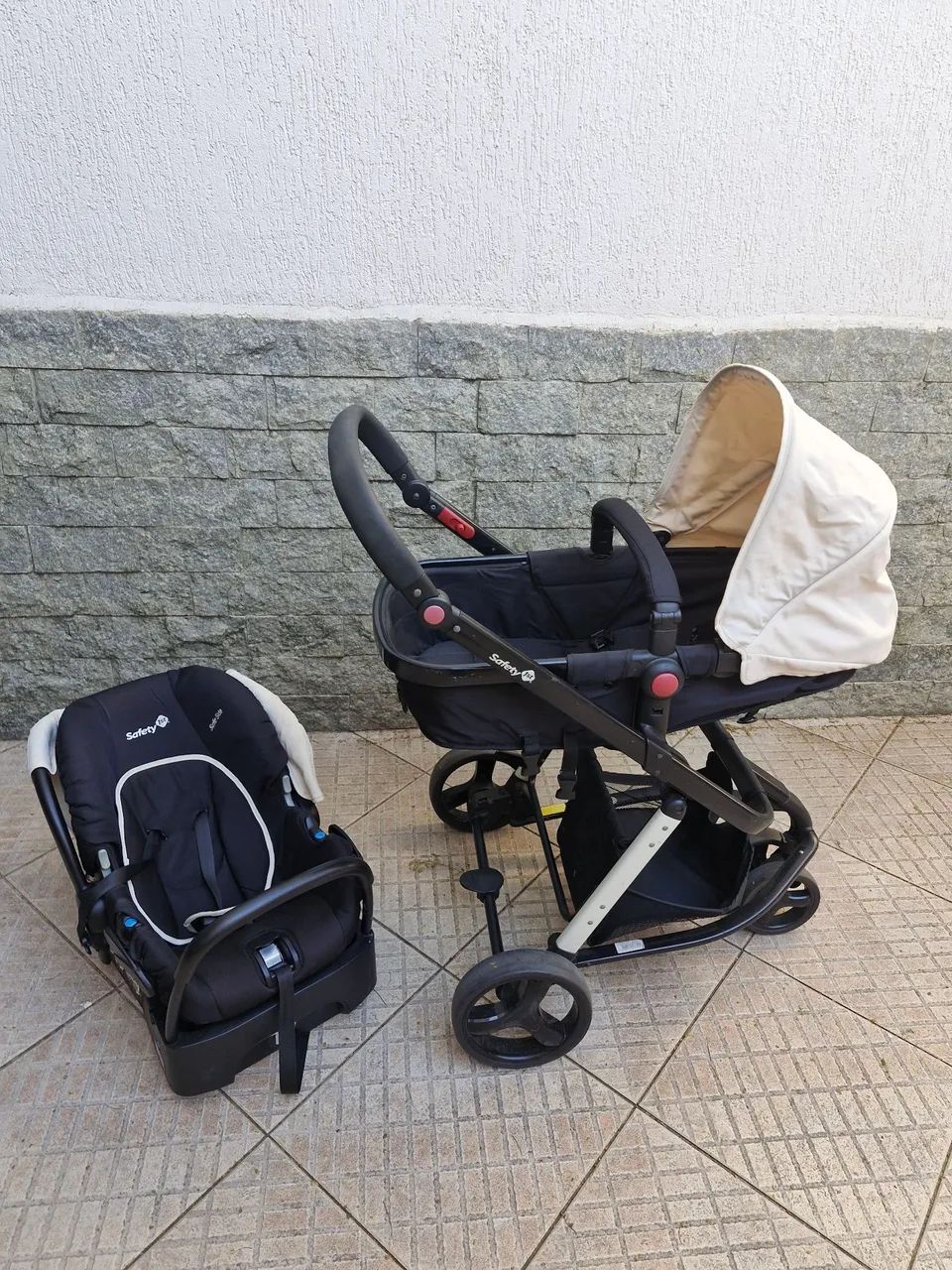 Carrinho de Bebê Safety 3 em 1 com Bebê Conforto