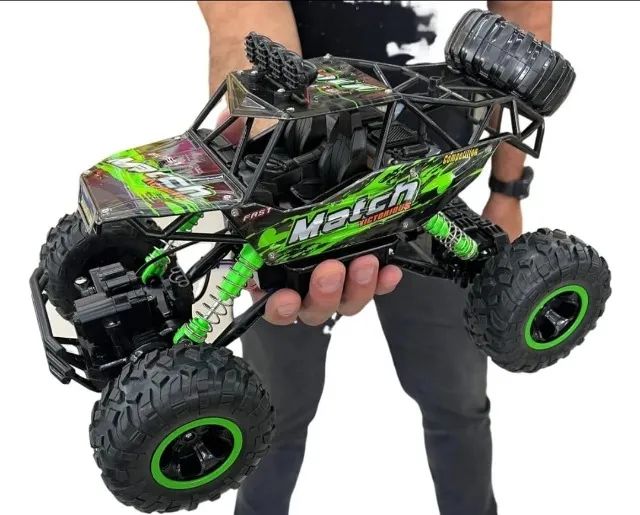 Carrinho Grande 4x4 Controle Remoto  Cor Preto/verde cod u31 - Foto 4
