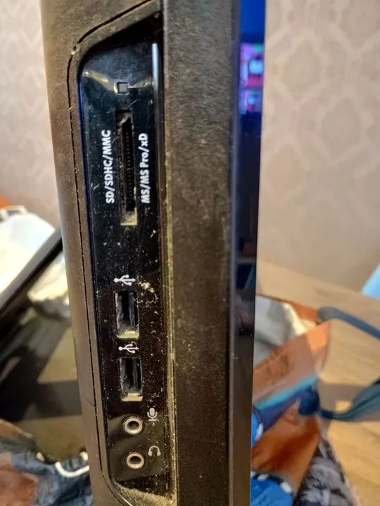 HP All-in-One Computer with Broken Screen404871454330736643