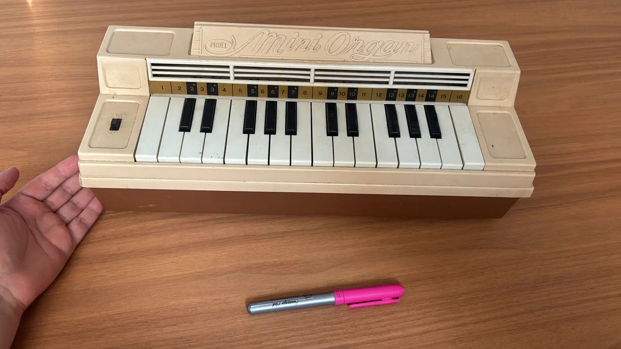 Piano infantil década de 80