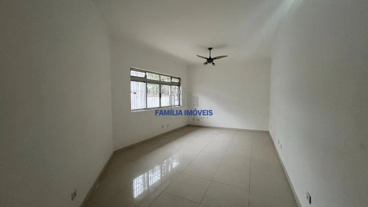 Sobrado para vender ou alugar 3 quartos na Aparecida Santos/SP